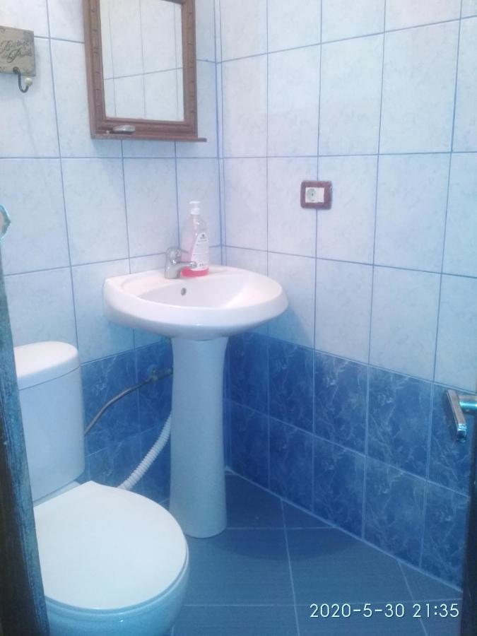 Karafil Guesthouse Гирокастра Экстерьер фото