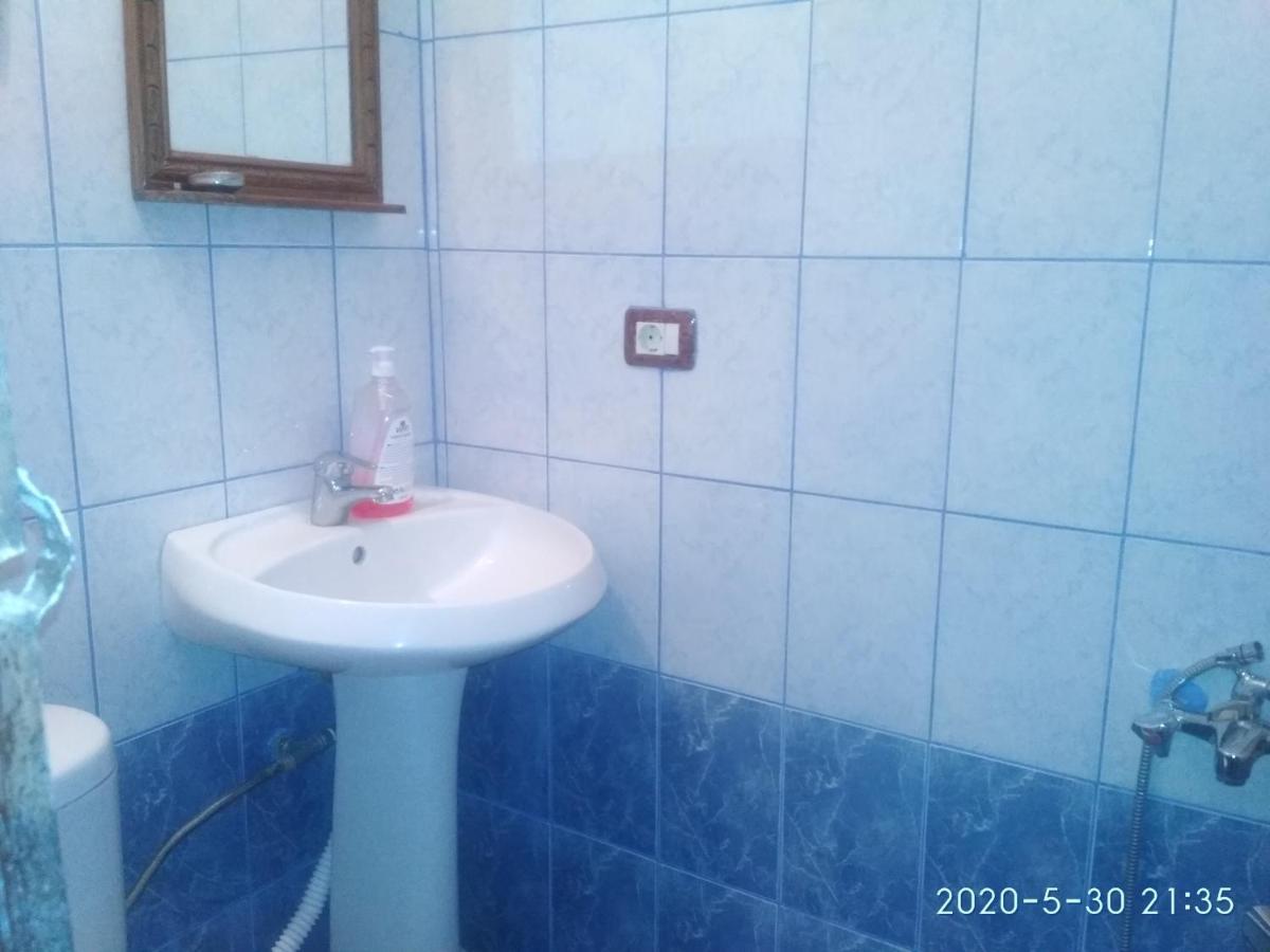Karafil Guesthouse Гирокастра Экстерьер фото