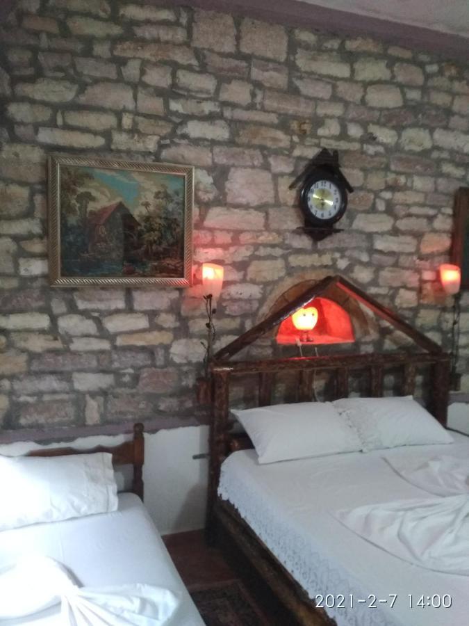 Karafil Guesthouse Гирокастра Экстерьер фото