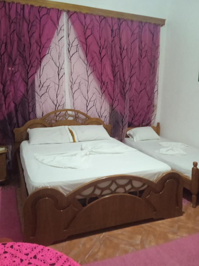 Karafil Guesthouse Гирокастра Экстерьер фото