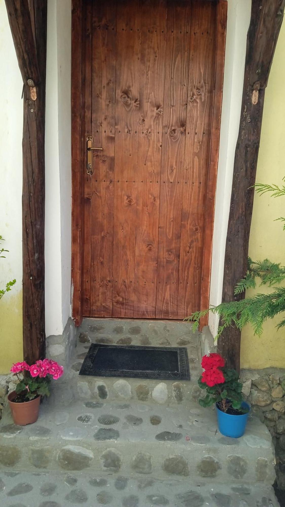 Karafil Guesthouse Гирокастра Экстерьер фото